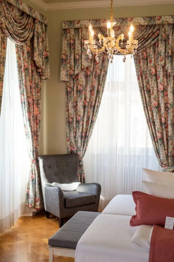 Schlosshotel Bad Neustadt Bad Neustadt an der Saale 4*,  Duitsland